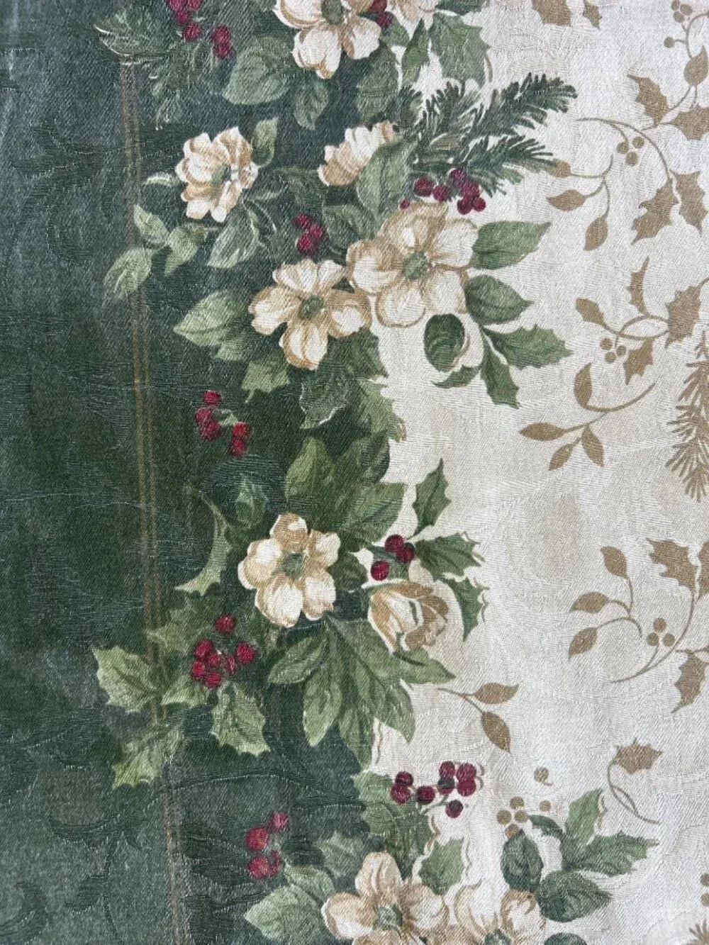Vtg Christmas Magnolia Holly Tablecloth Rectangular 58